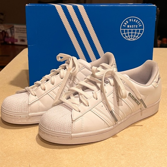 Adidas Superstar J - Picture 3 of 5